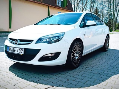 OPEL ASTRA J Sedan 1.6 Enjoy EURO6