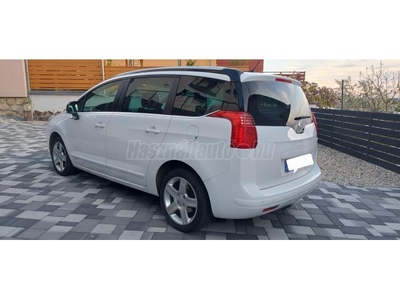 PEUGEOT 5008 2.0 HDi Style