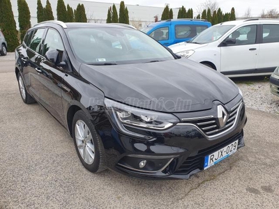 RENAULT MEGANE Grandtour 1.3 TCe Intens Magyarországi.szervízkönyv.ülésfűtés.navi . panorámatető.head up display