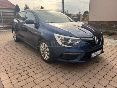 RENAULT MEGANE Grandtour 1.3 TCe Life Szervízkönyv.használautó garancia