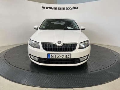 SKODA OCTAVIA 1.6 CR TDI Ambition 152.097 km! magyarországi. vezetett szervizkönyves. sérülésmentes