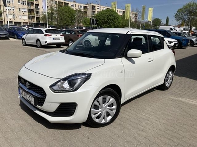 SUZUKI SWIFT 1.2 Dualjet Hybrid GL Magyar. Szervizkönyv