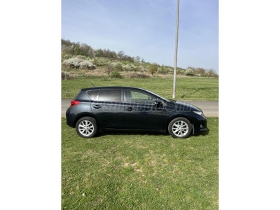 TOYOTA AURIS 1.4 D-4D Limited