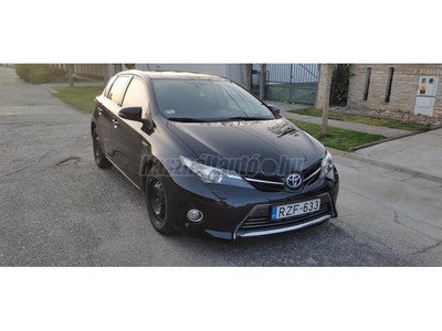 TOYOTA AURIS 1.8 HSD Lounge (Automata)