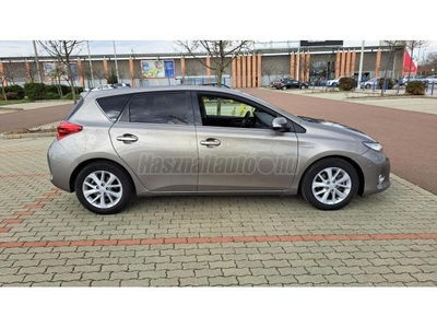 TOYOTA AURIS 1.8 HSD Lounge (Automata)