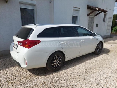 TOYOTA AURIS 1.8 HSD Lounge (Automata)