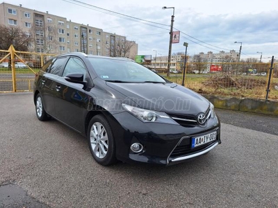 TOYOTA AURIS Touring Sports 1.6 Lounge KITŰNŐ ÁLLAPOT 150370 KM MAGAS FELSZERELTSÉG