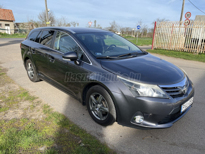 TOYOTA AVENSIS Wagon 1.8 Executive