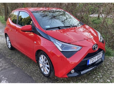 TOYOTA AYGO 1.0 x-play + style + connectivity