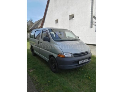 TOYOTA HI-ACE Hiace 2.4 D Glass Van H