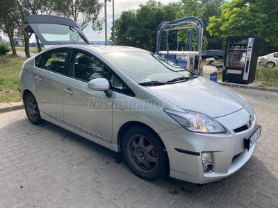 TOYOTA PRIUS 1.8 HSD(Automata)