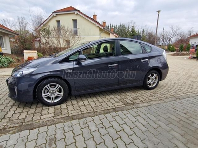 TOYOTA PRIUS PLUG-IN Zöld rendszámos