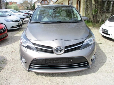 TOYOTA VERSO 1.6 D-4D Executive Skyview XENON / NAVI / KAMERA / ÜLÉSFŰTÉS/ KEYLESS / PANORÁMA TETŐ/1.TULAJ / 104 e Km!