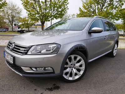 VOLKSWAGEN PASSAT ALLTRACK Panorámatető!Navigáció!Ülésfűtés!Kamera!