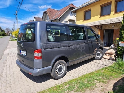 VOLKSWAGEN TRANSPORTER T5 Mikrobusz 2.0 CR TDI (9 személyes )