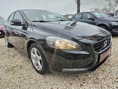 VOLVO V40 1.6 T2 Kinetic Sz.könyv! Tempomat! Bluetooth! Ülésfűtés! Start-stop! T.radar!