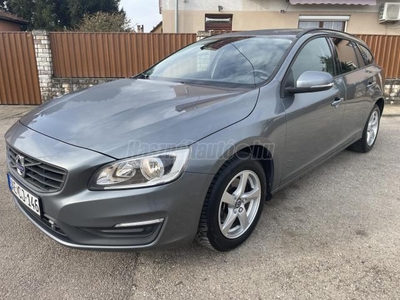 VOLVO V60 2.0 D [D2] Momentum TOLATÓ KAMERA.NAVIGÁCIÓ