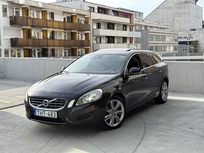 VOLVO V60 2.0 D [D3] Momentum