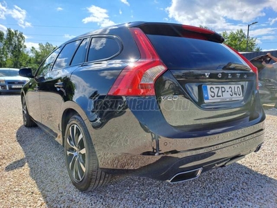 VOLVO V60 2.0 D [D3] Momentum Geartronic / NAVI / BŐR / SZERVÍZKÖNYV /