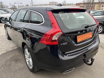 VOLVO V60 2.4 D [D6] PHEV AWD Momentum Geartronic VÉGIG SZERVIZELT GARANTÁLT 328EKM!