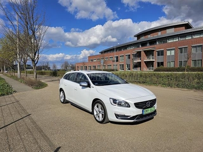 VOLVO V60 2.4 D [D6] PHEV AWD Summum Geartronic V60