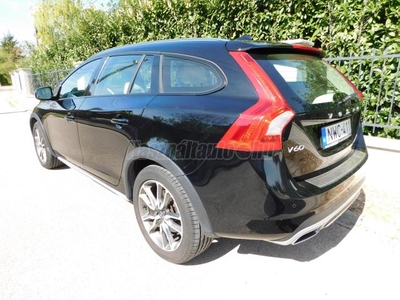 VOLVO V60 Cross Country 2.0 D [D4] Summum Geartronic Automata! Mo-i.Vezetett Szervizkönyves!