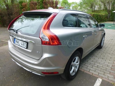 VOLVO XC60 2.0 D [D4] Momentum Geartronic FWD