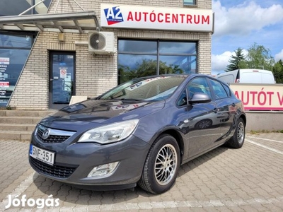 Opel Astra J 1.4 Enjoy Újszerű Gumik