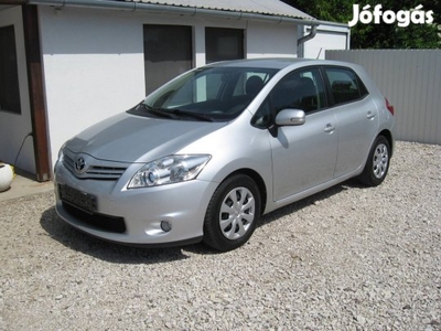 Toyota Auris 1.4 D-4D Luna