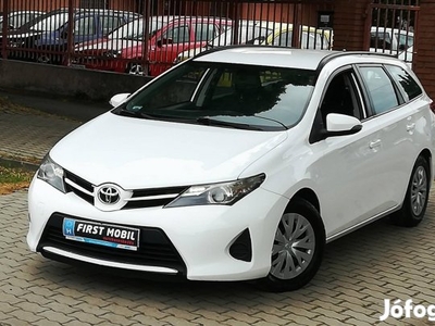 Toyota Auris Touring Sports 1.4 D-4D Active Klí...