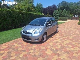 Toyota Yaris 1.0 LIFE Szép állapotban! Végig ve...