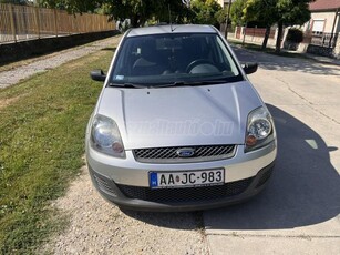 FORD FIESTA 1.6 Ghia