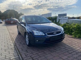 FORD FOCUS 1.6 Titanium Nagyon magasan felszerelt