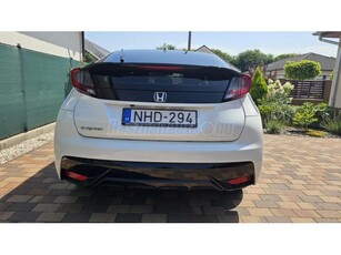 HONDA CIVIC 1.8 Elegance Magyarországi/Végig szervízelt/téli nyáru gumi és flenigarnitura