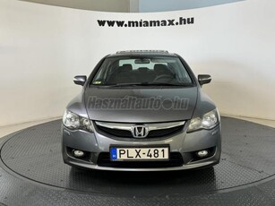 HONDA CIVIC 1.8 ES Napfénytető magyarországi. szervizkönyves. korróziómentes