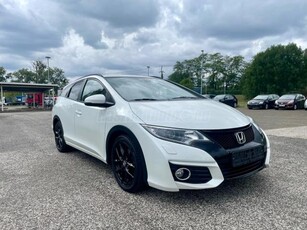 HONDA CIVIC 1.8 Lifestyle ADAS MEGKÍMÉLT ÁLLAPOT/ GYÖNGYHÁZ METÁL/ ÜLÉSFŰTÉS/ TOLATÓ KAMERA/ NAVI/ KÉT KULCS