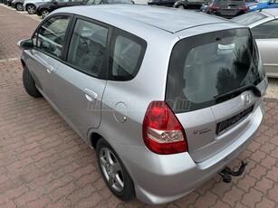 HONDA JAZZ 1.4 Executive 62.000 KM!!! Végig Vezetett Szervízkönyv.Digitklíma.Vonóhorog