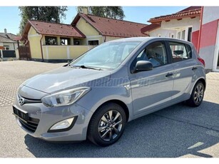 HYUNDAI I20 1.25 Go! Brasil / SZERVIZKÖNYV / ALUFELNI / KLIMA / RITKA GYÁRI SZÍN /