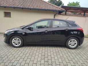 HYUNDAI I30 1.4 CRDi Life Végig márkaszervizben szervizelt autó