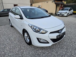 HYUNDAI I30 CW 1.6 GDi Life FIFA WORLD CUP JÉGHIDEG KLIMA ÜLÉSFŰTÉS KORMÁNYFŰTÉS RADAR VÉGIG SZKÖNYV 3 KULCS