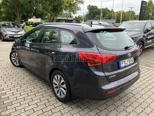 KIA CEE'D SW 1.4 CVVT Silver Magyar. Szervizkönyv. NAVI. Kamera