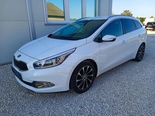 KIA CEE'D SW 1.6 CRDI LX Motion Pro Végig vezetett szervizkönyv!