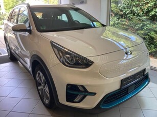 KIA NIRO e-Niro 39kWh Gold GARANCIÁLIS BEMUTATÓAUTÓ SÉRÜLÉSMENTES SZERVIZKÖNYVES GPS ÜLÉS-KORMÁ