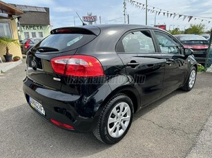 KIA RIO 1.4 CRDi EX Limited Vezetett szervizkönyv!!