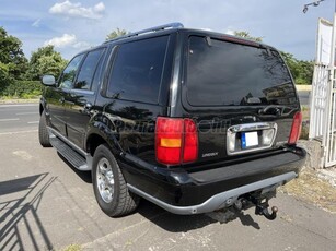 LINCOLN NAVIGATOR 4WD /7 személyes/