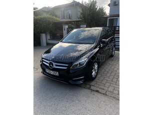 MERCEDES-BENZ B 180 Style 7G-DCT