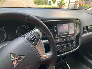 MITSUBISHI OUTLANDER 2.0 PHEV Instyle Navi 4WD CVT