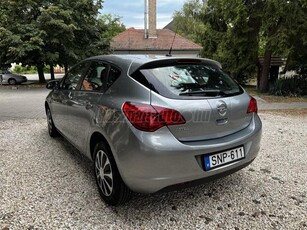 OPEL ASTRA J 1.4 Cosmo