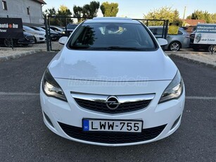 OPEL ASTRA J 1.4 T Sport Bőr!Navi!Napfénytető!Xenon