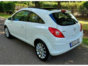 OPEL CORSA D 1.4 Cosmo 94.E Km! Vezetett szkönyv! Napfénytető! Navigáció! Félbőr! Digit-klíma!Tempomat!